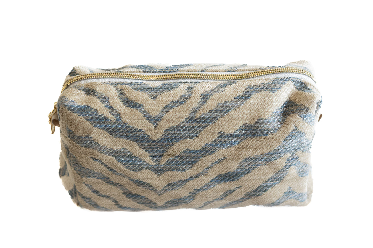 Trousse en tissu upcyclé à motif zébré bleu et beige – pièce unique fabriquée en France.