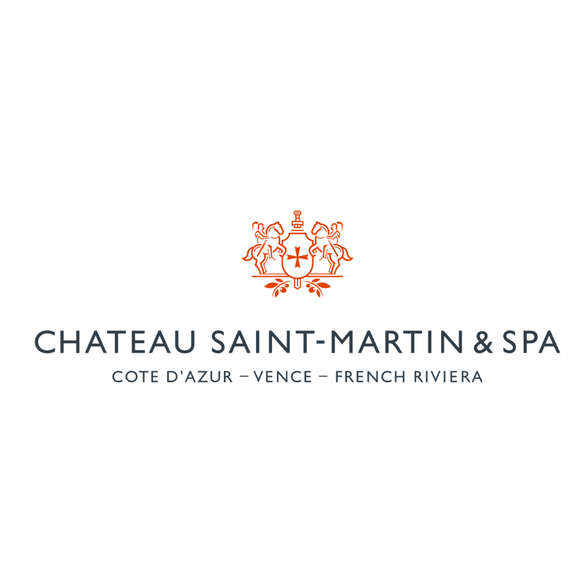 Logo du Château Saint-Martin & Spa, établissement de luxe situé à Vence sur la Côte d’Azur. Le logo présente une illustration élégante en orange représentant un blason entouré de deux lions, au-dessus du nom de l’hôtel écrit en lettres capitales raffinées.